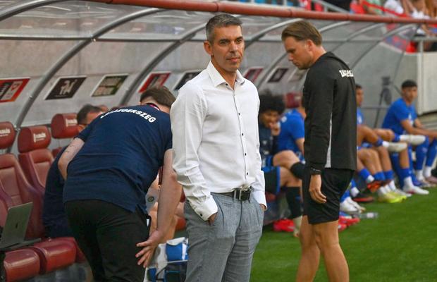 Dinamo a mers în Ungaria pentru noul antrenor » Când poate veni anunțul oficial