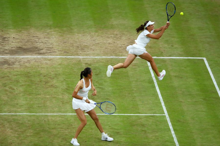 Monica Niculescu și Hao-ching Chan în finala din 2017 FOTO Guliver/GettyImages Wimbledon se joacă pe GSP.ro » Monica Niculescu și poveștile adunate în 12 participări: „Totul e magnific acolo!”