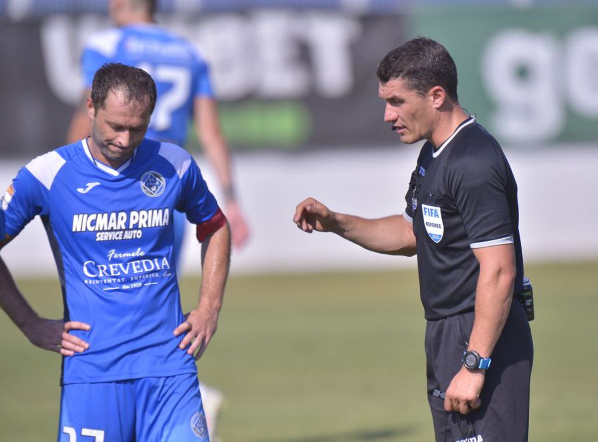 Vali Lazăr, schimb de înjurături cu un fan după meciul Clinceni - Dinamo 1-3: „Vrei să te pup?! Mă doare în p***”