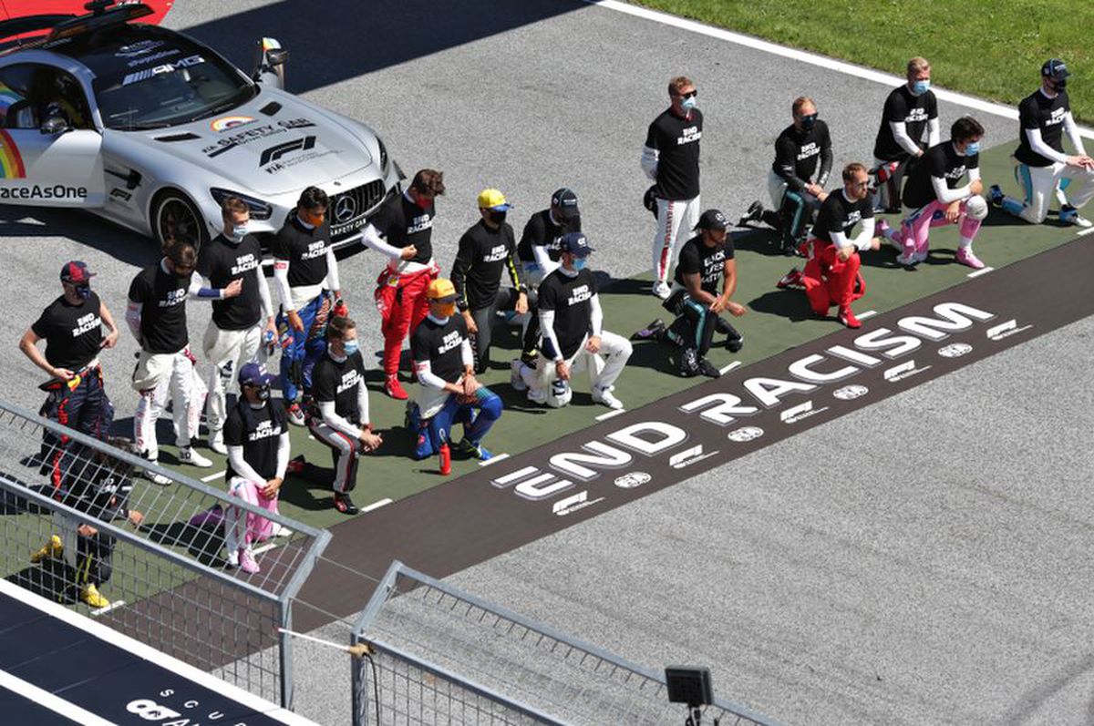 FORMULA 1. Moment controversat la MP al Austriei! Cine sunt cei 6 piloți care au refuzat să îngenuncheze pentru lupta împotriva rasismului