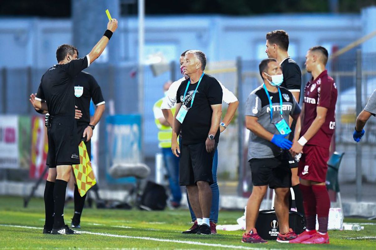 ASTRA - CFR CLUJ. FOTO Ține-l, dacă poți! Placajul care l-a lăsat în fundul gol pe Dan Petrescu :D