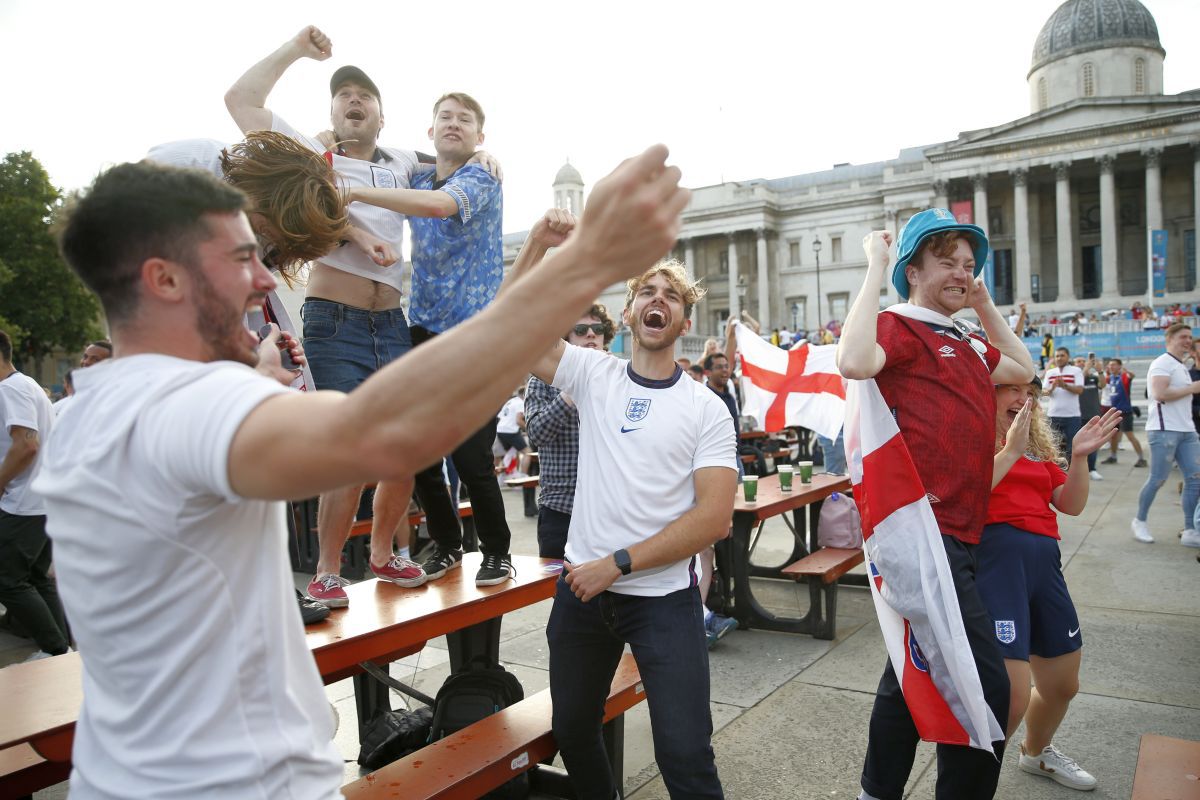 Record mondial?! Englezii au calculat: câte milioane de halbe de bere s-au băut în Anglia, după calificarea în semifinalele EURO 2020