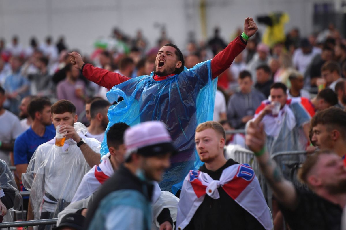 Record mondial?! Englezii au calculat: câte milioane de halbe de bere s-au băut în Anglia, după calificarea în semifinalele EURO 2020