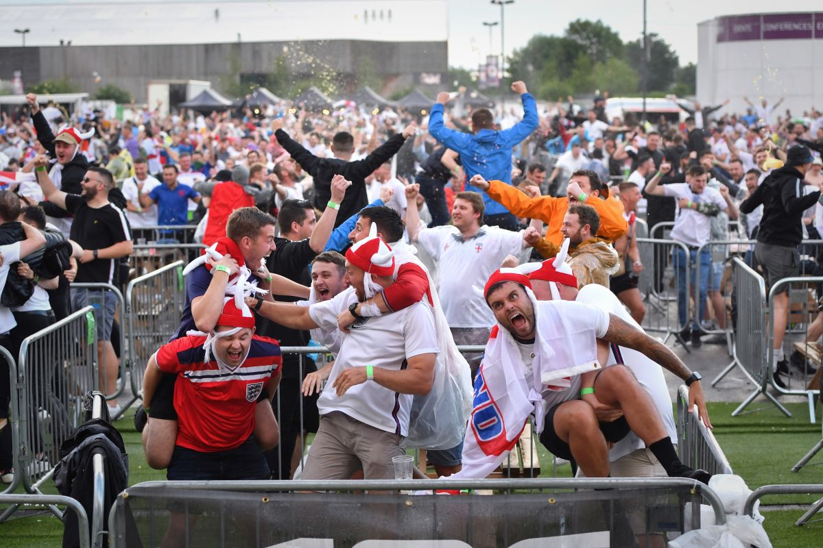 Record mondial?! Englezii au calculat: câte milioane de halbe de bere s-au băut în Anglia, după calificarea în semifinalele EURO 2020