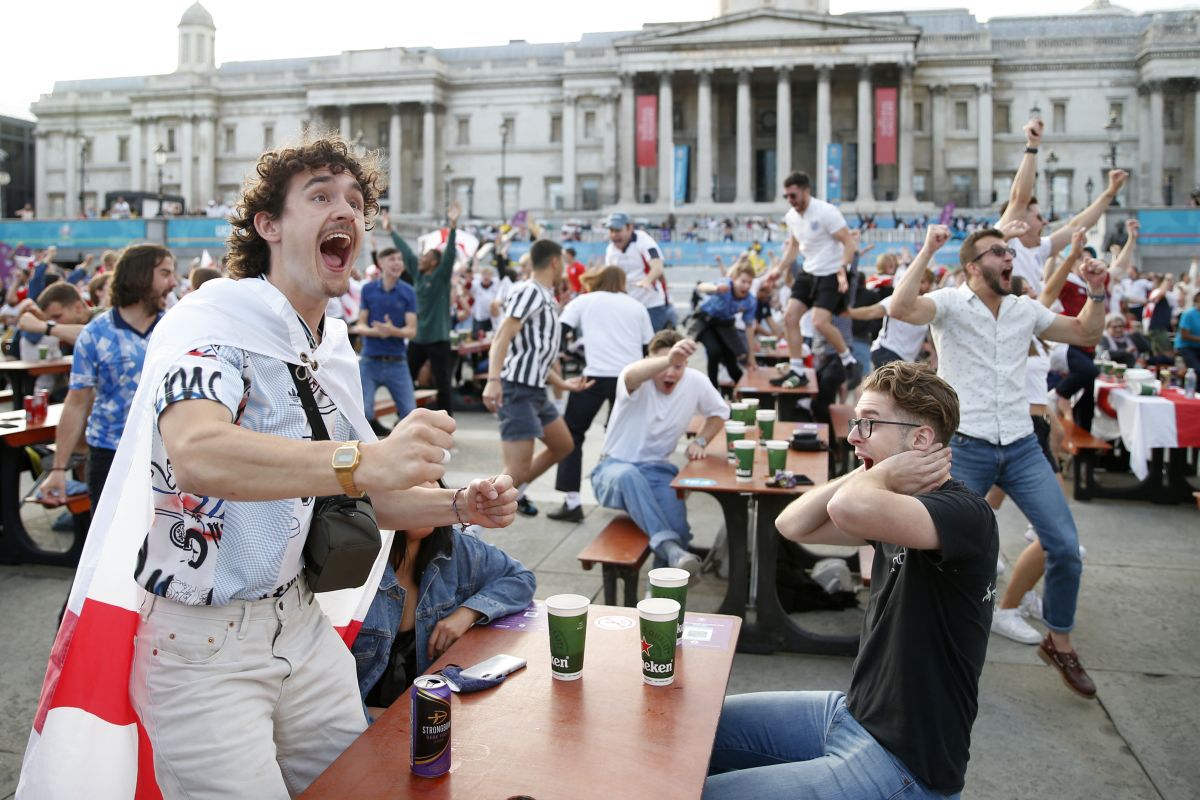 Record mondial?! Englezii au calculat: câte milioane de halbe de bere s-au băut în Anglia, după calificarea în semifinalele EURO 2020