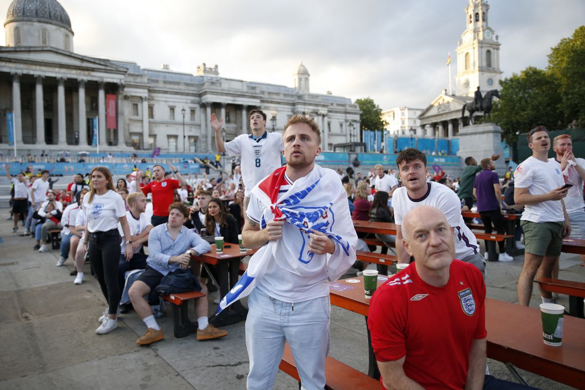 Record mondial?! Englezii au calculat: câte milioane de halbe de bere s-au băut în Anglia, după calificarea în semifinalele EURO 2020