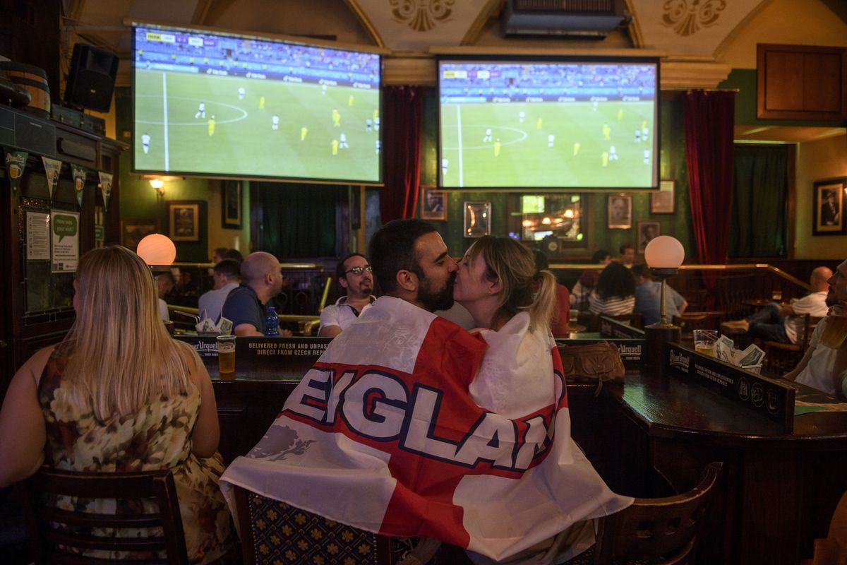 Record mondial?! Englezii au calculat: câte milioane de halbe de bere s-au băut în Anglia, după calificarea în semifinalele EURO 2020