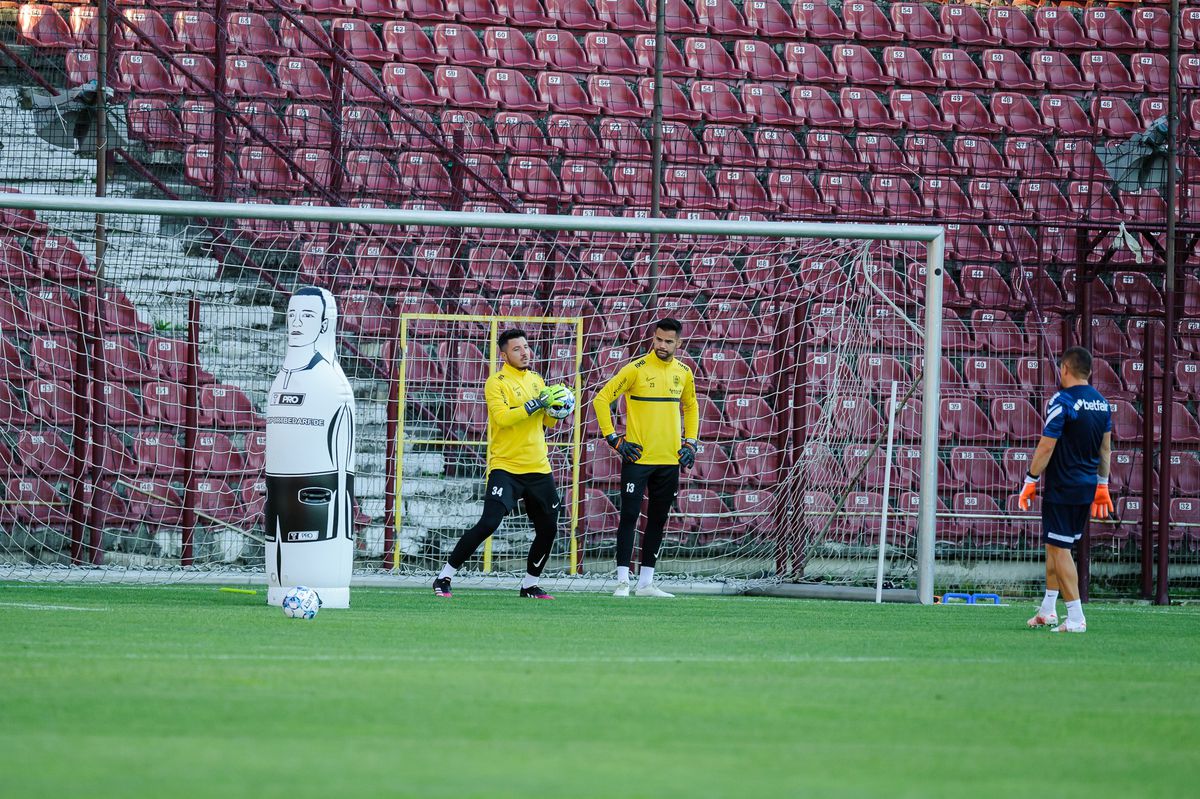 Șumudică l-a scos din „service” » Fotbalistul „dispărut” în ultimul an și renăscut sub comanda noului antrenor de la CFR Cluj