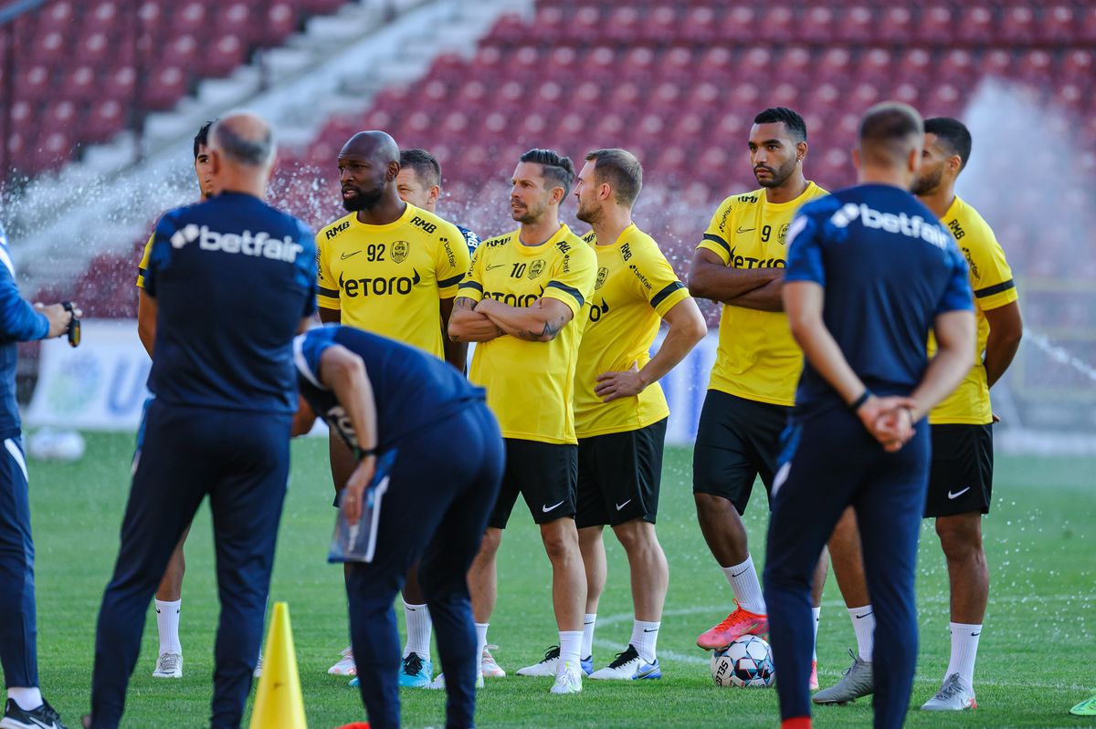 Șumudică l-a scos din „service” » Fotbalistul „dispărut” în ultimul an și renăscut sub comanda noului antrenor de la CFR Cluj