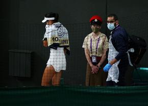 Emma Răducanu, abandon în optimi la Wimbledon » A cerut time-out medical și nu a mai revenit de la vestiare