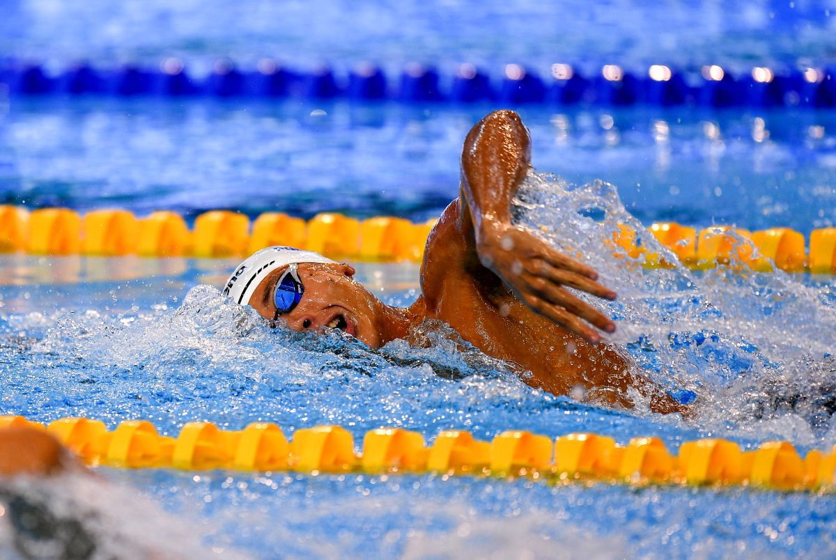 Prima medalie pentru România la CE de Juniori de la Otopeni! Popovici, Stancu, Cozma și Dinu aduc AURUL la 4x100m liber, după un finiș fabulos!