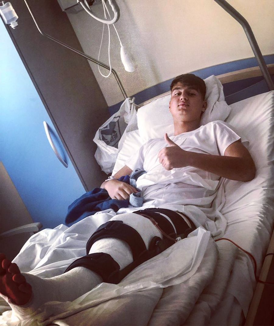 Prima operație. 11 noiembrie 2018. Doru Dumitrescu pe patul de spital Fața îngrozitoare a gloriei: mare talent, campion cu Hagi la 19 ani, retras la 23! » „Mi s-a greșit operația. Plângeam noaptea, dar nimeni de la club nu se interesa de mine”