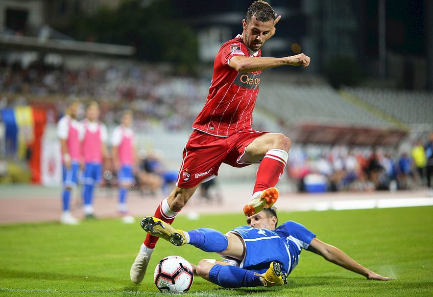 Laurențiu Corbu, în roșu, la Dinamo // foto: Raed Krishan