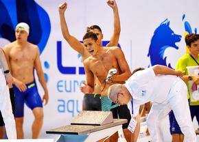 A început show-ul la CE de Juniori de la Otopeni! David Popovici se califică în finală și la 200m liber!