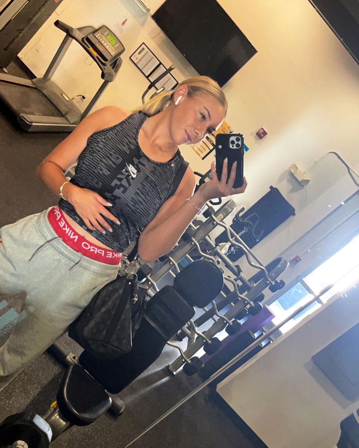 Amanda Anisimova - evergreen