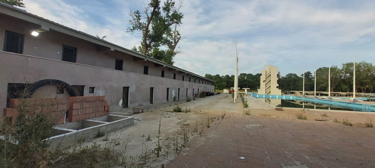 Ștrandul rațelor sălbatice » De 4 ani, autoritățile blochează renovarea Bazei Tineretului