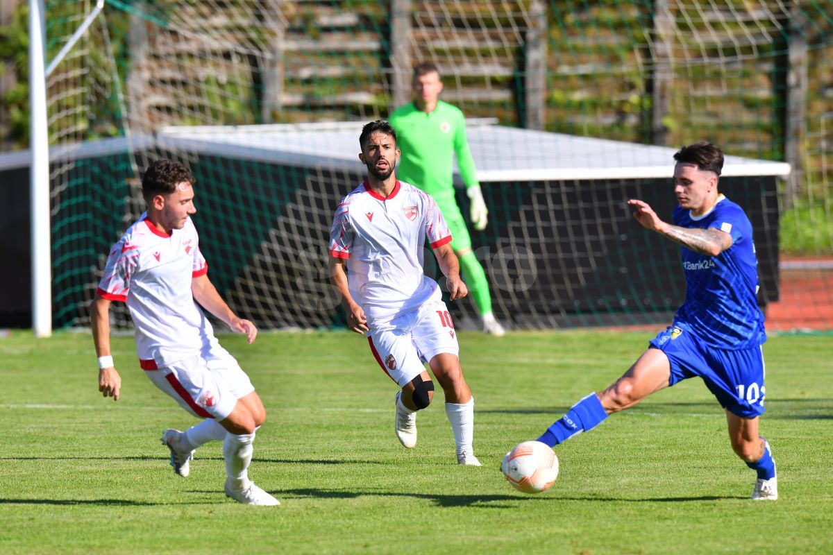 Prea mici pentru băieții mari » Dinamo a pierdut clar cu echipa lui Mircea Lucescu