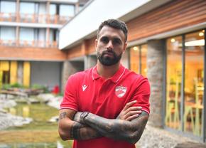 Gregório, atacantul lusitan al roș-albilor, a învățat deja primele cuvinte în limba română: „Câine până la moarte și dincolo de ea!”