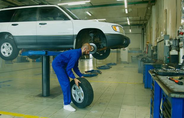 De la iarnă la vară: Care este momentul potrivit pentru a schimba cauciucurile și de ce este important