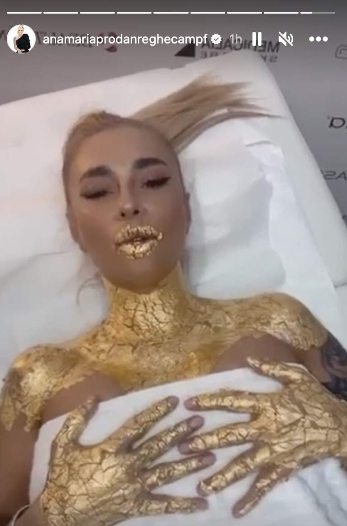 Anamaria Prodan, o nouă apariție extravagantă » Tratament cu aur de 24K: „Sunt foarte fericită”