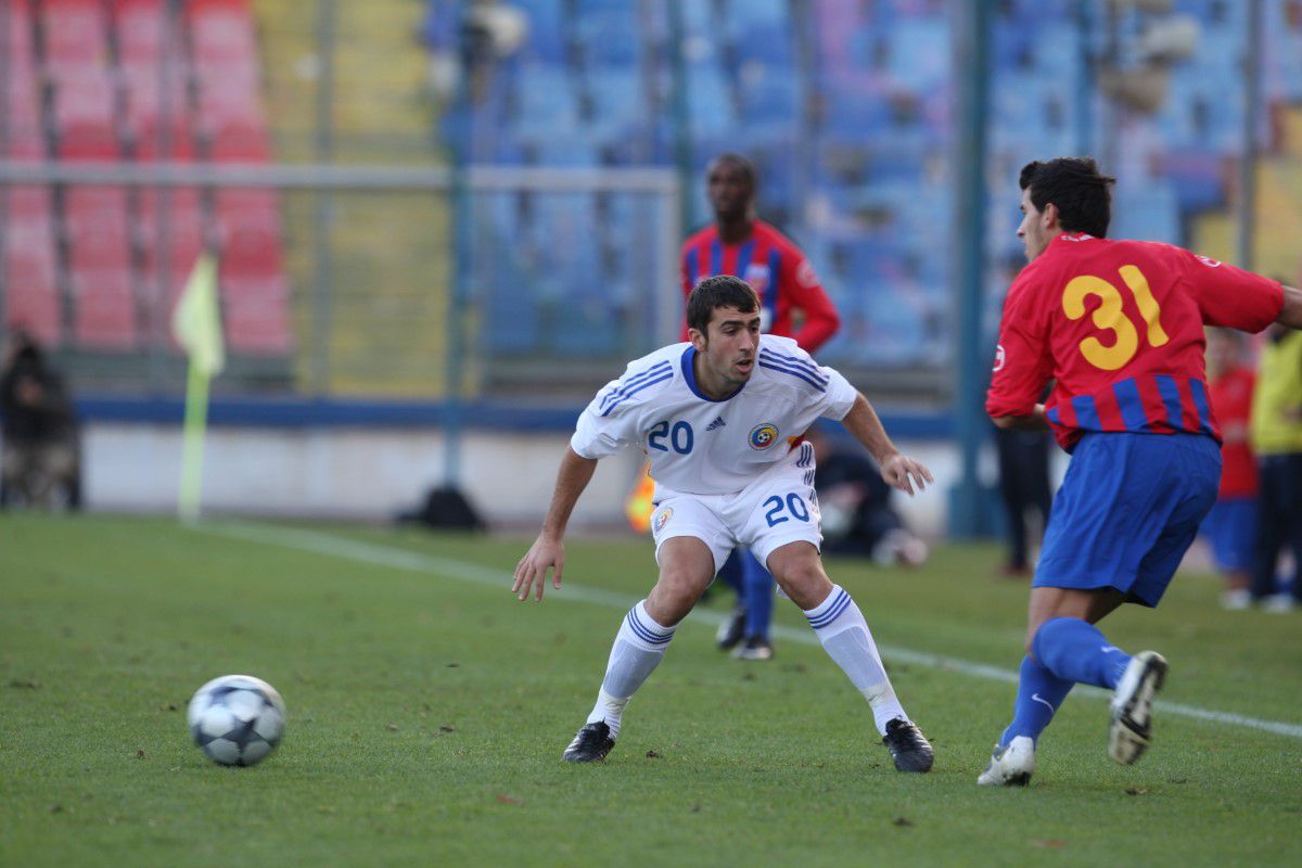 Aventurile lui Dacian Varga și Cristi Pulhac: „Cartea lui Maticiuc e pistol cu apă! Primeam multe vizitatoare și lucram non-stop, în 3 schimburi. Suna soneria și...”