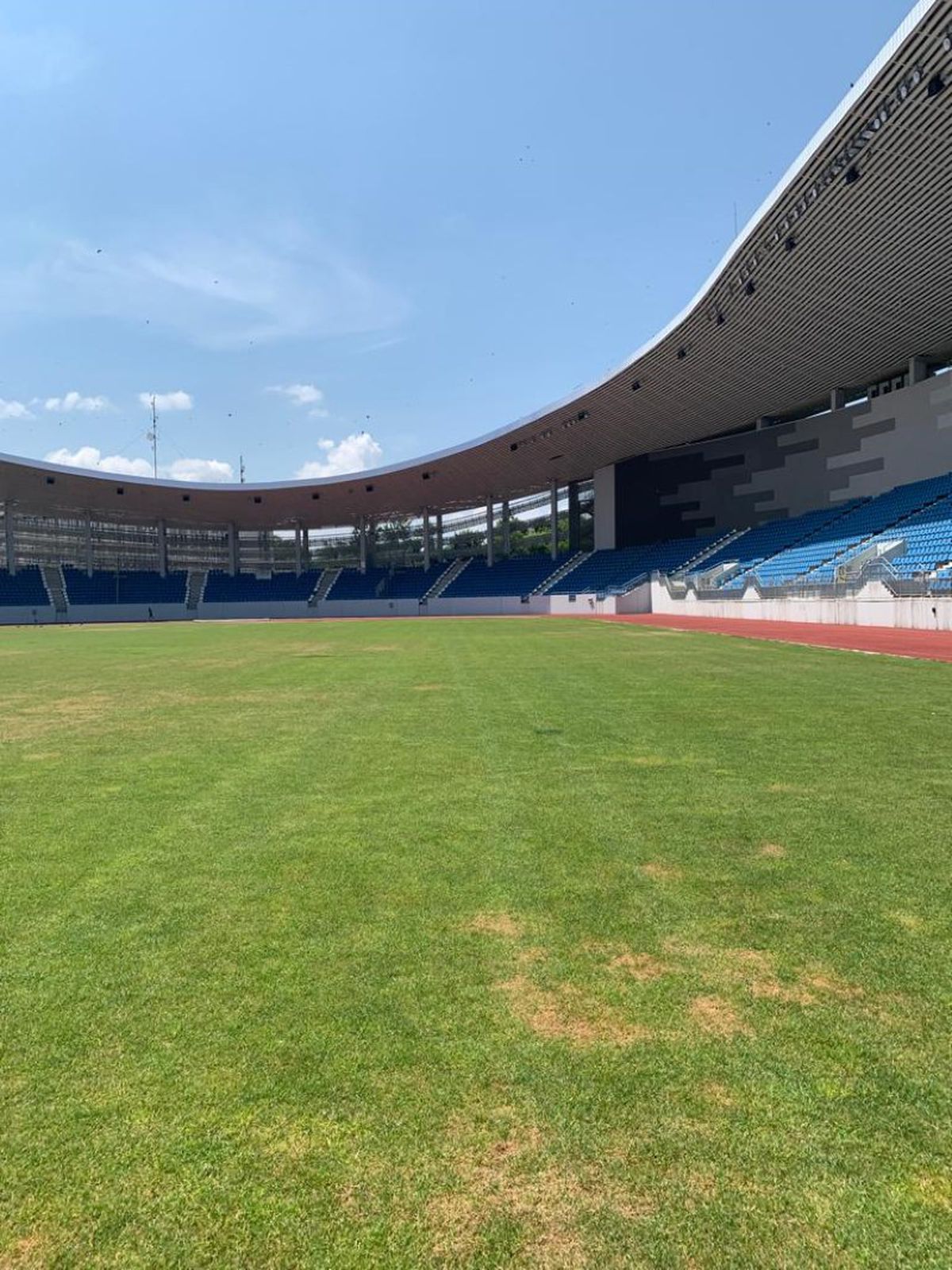 Cum arată gazonul arenei din Târgu-Jiu cu 11 zile înainte de FCU Craiova - FCSB