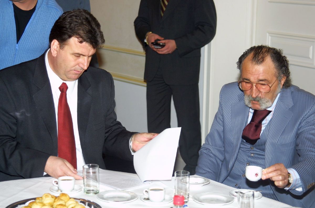 „Ați făcut lobby pentru Păunescu să cumpere Steaua?” » Reacție fermă a fostului ministru în interviul din GSP: „Becali chiar m-a sunat la un moment dat!”