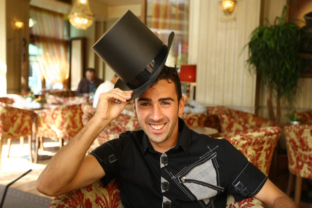 Aventurile lui Dacian Varga și Cristi Pulhac: „Cartea lui Maticiuc e pistol cu apă! Primeam multe vizitatoare și lucram non-stop, în 3 schimburi. Suna soneria și...”