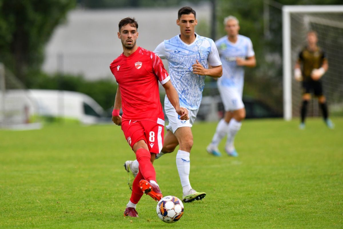 Aventurile lui Dacian Varga și Cristi Pulhac: „Cartea lui Maticiuc e pistol cu apă! Primeam multe vizitatoare și lucram non-stop, în 3 schimburi. Suna soneria și...”