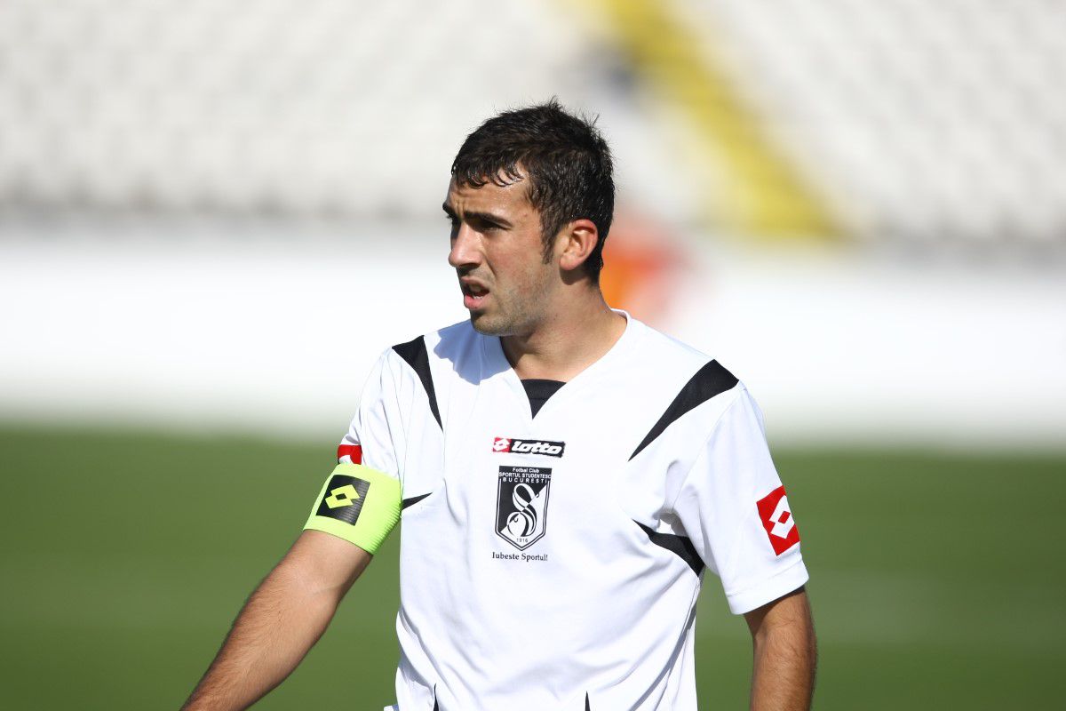 Aventurile lui Dacian Varga și Cristi Pulhac: „Cartea lui Maticiuc e pistol cu apă! Primeam multe vizitatoare și lucram non-stop, în 3 schimburi. Suna soneria și...”