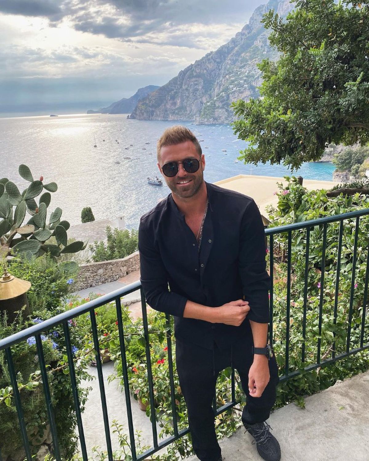 Aventurile lui Dacian Varga și Cristi Pulhac: „Cartea lui Maticiuc e pistol cu apă! Primeam multe vizitatoare și lucram non-stop, în 3 schimburi. Suna soneria și...”