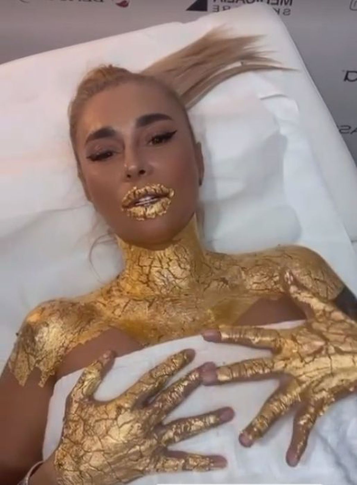 Anamaria Prodan, o nouă apariție extravagantă » Tratament cu aur de 24K: „Sunt foarte fericită”