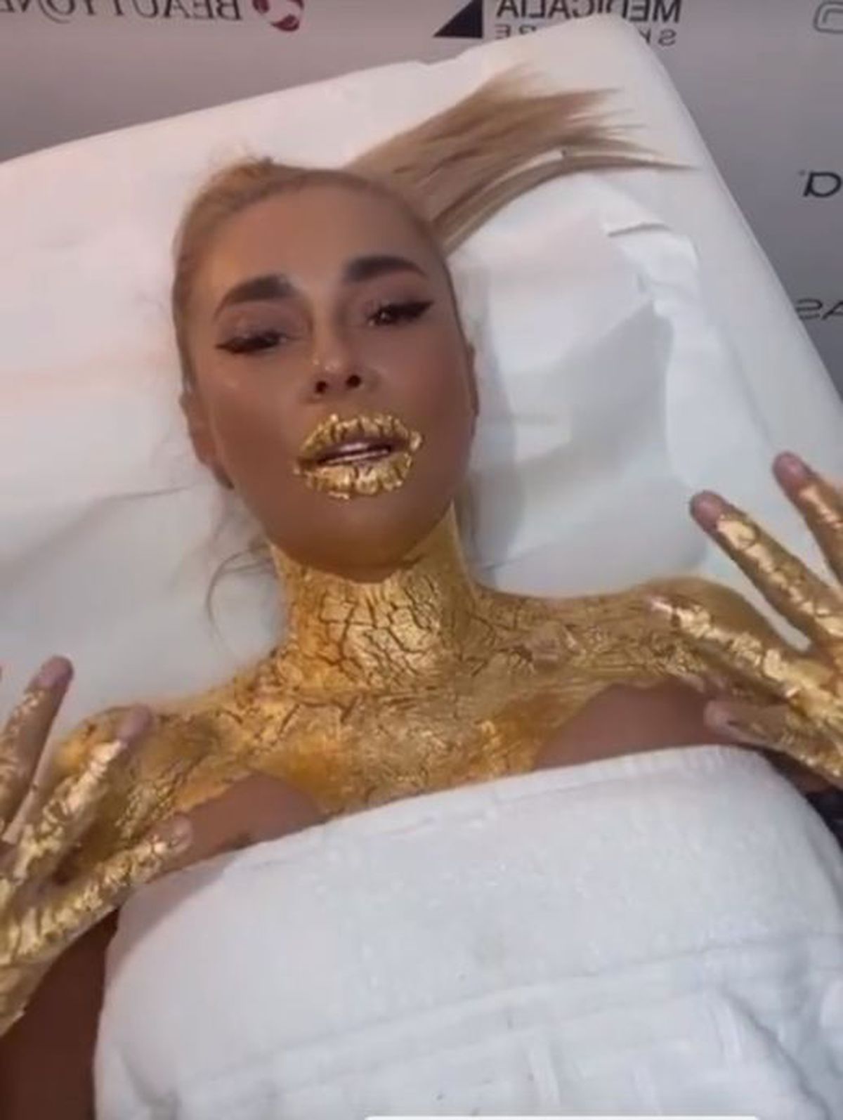 Anamaria Prodan, o nouă apariție extravagantă » Tratament cu aur de 24K: „Sunt foarte fericită”