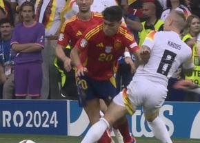 Verdict nemilos al medicilor după accidentarea lui Pedri. Mijlocașul spaniol, faultat de Kroos, spune ADIO acestui Euro!