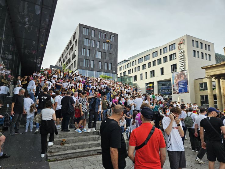 Atmosfera din fan zone-ul din Stuttgart în timpul meciului Spania - Germania, din sferturile Euro 2024 / FOTO: Eduard Apostol