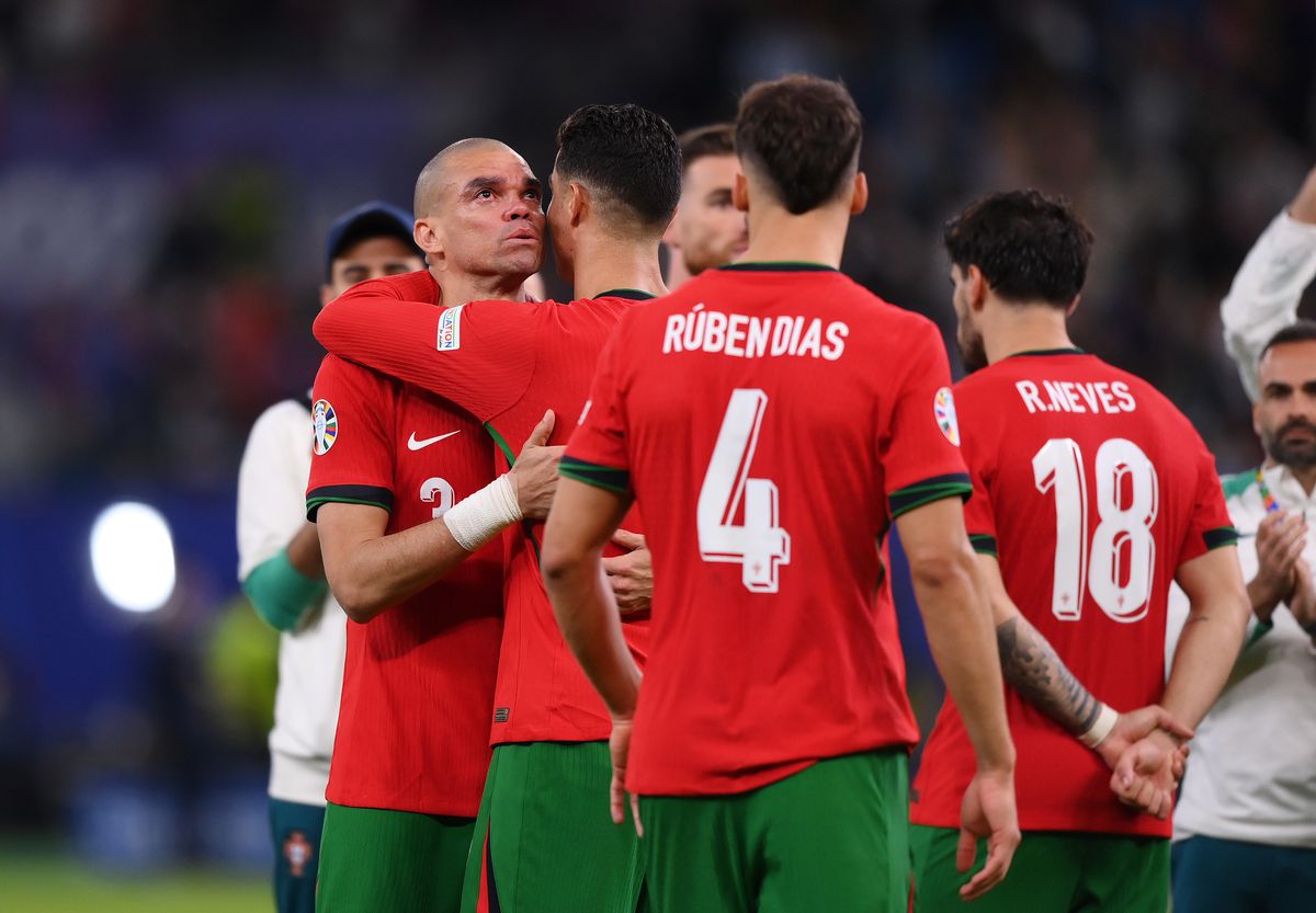 Imagini emoționante după eliminarea Portugaliei: până și Pepe știe să plângă! Cristiano Ronaldo l-a consolat după eșecul cu Franța