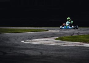 Kartingul ca activitate de Team Building: Beneficii și idei