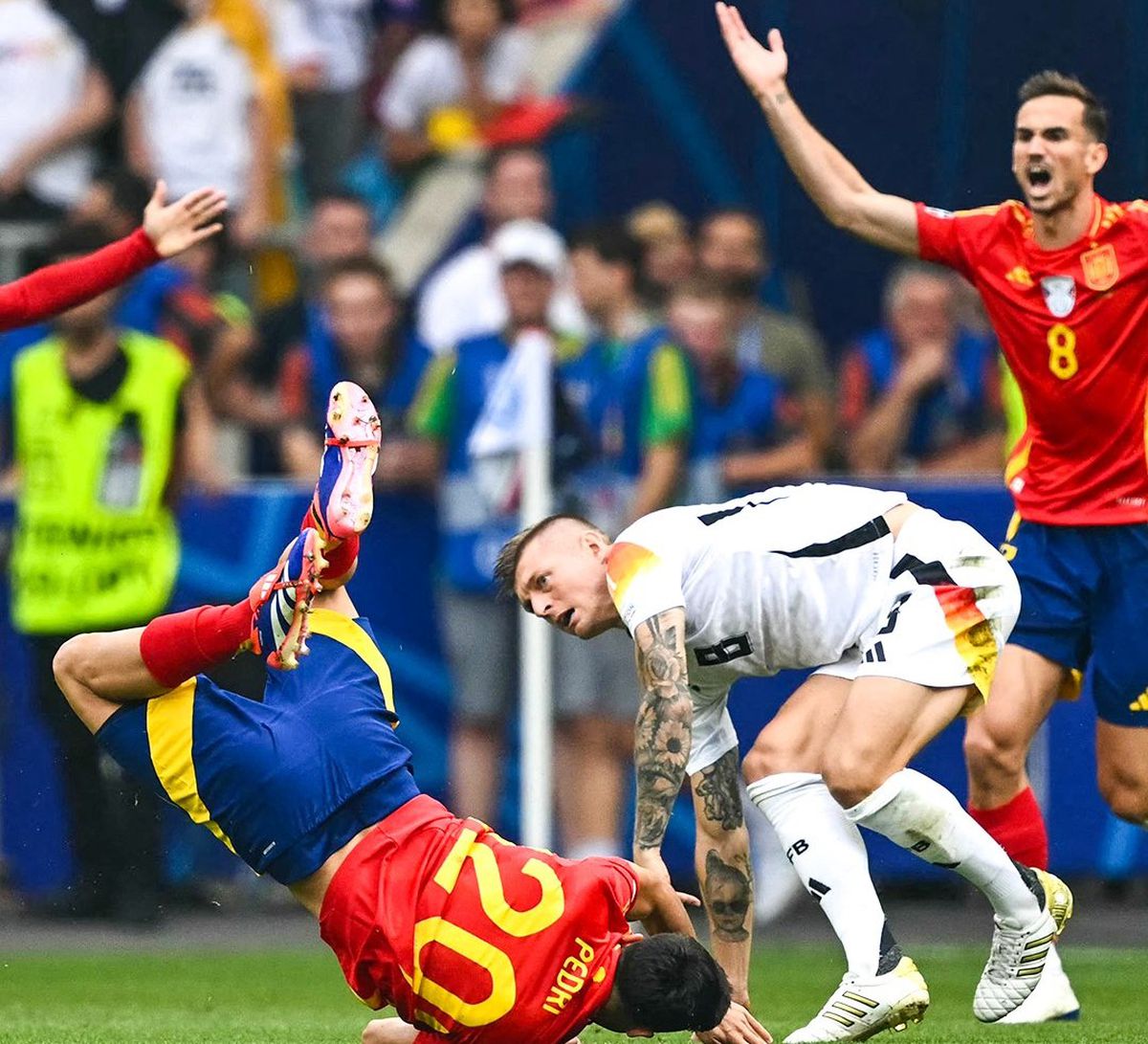 Pedri, răspuns după scuzele prezentate de Toni Kroos, cel care l-a scos din joc pentru tot restul anului