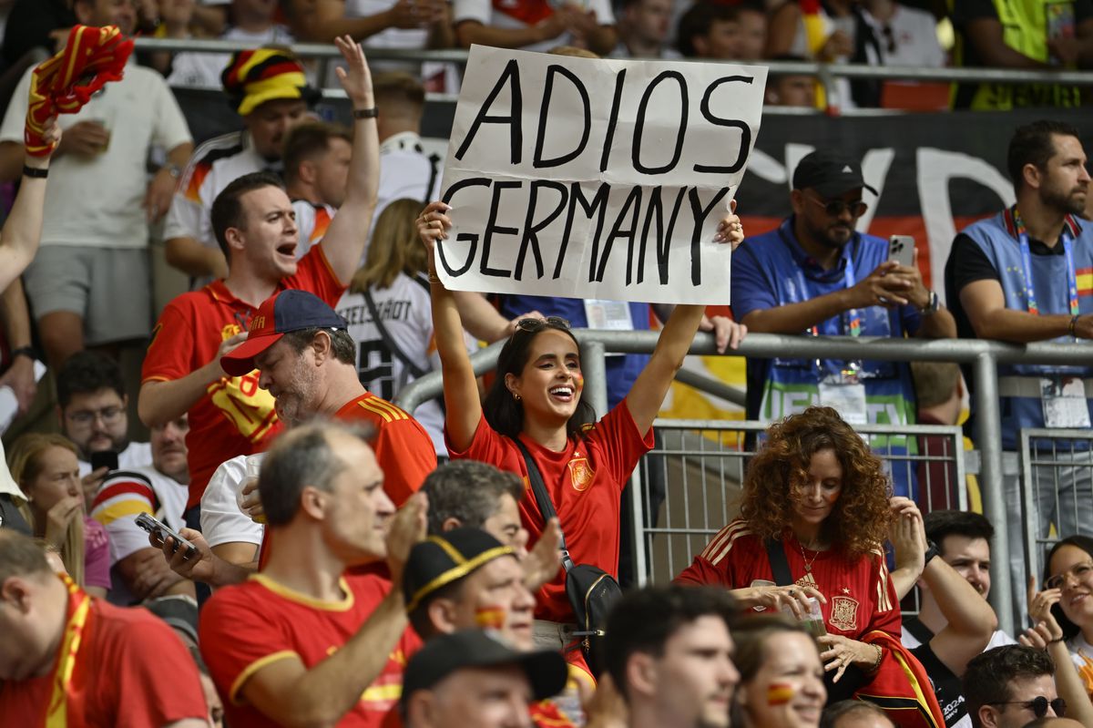 Spania - Germania - imagini cu suporterii din stadion