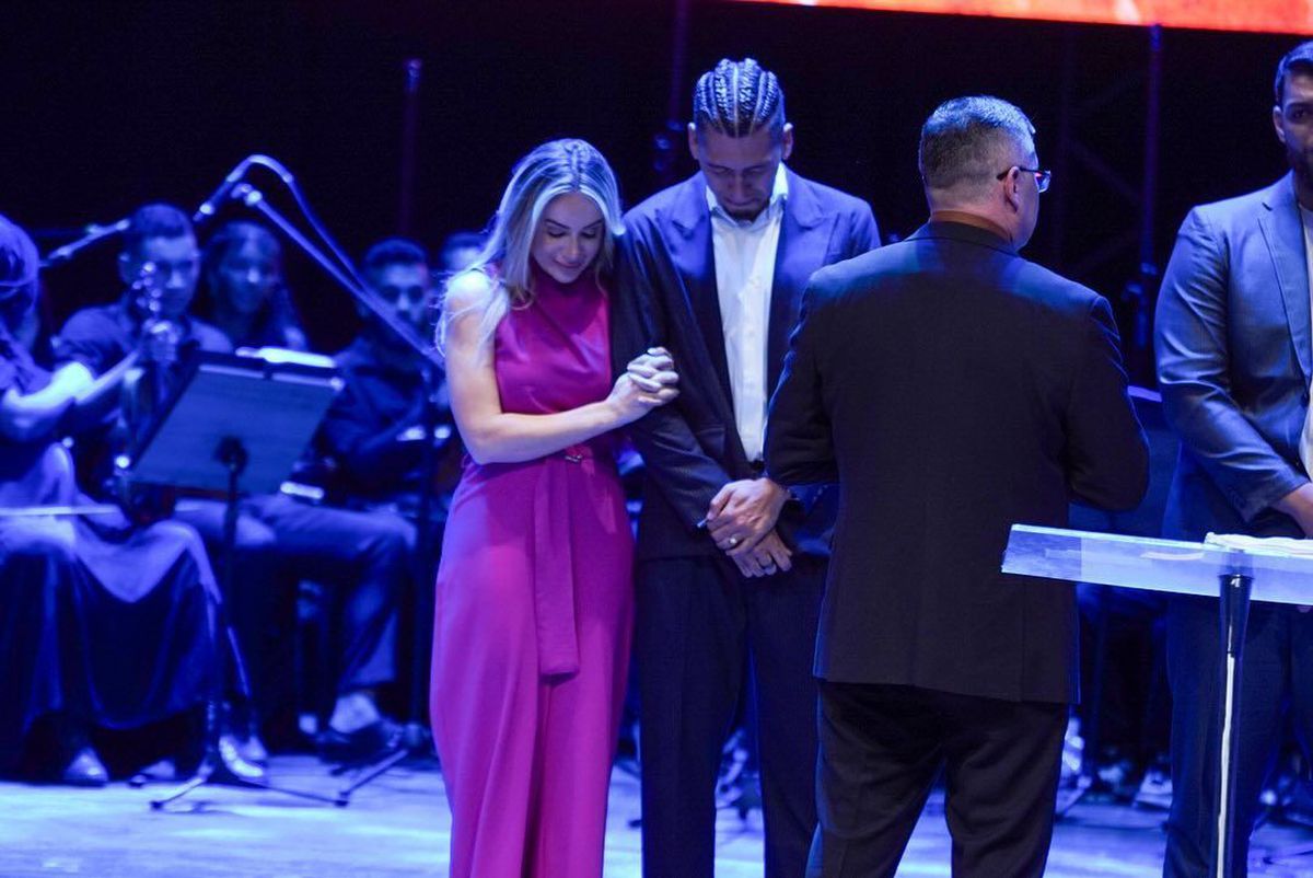 Roberto Firmino la ceremonia în care a devenit pastor protestant