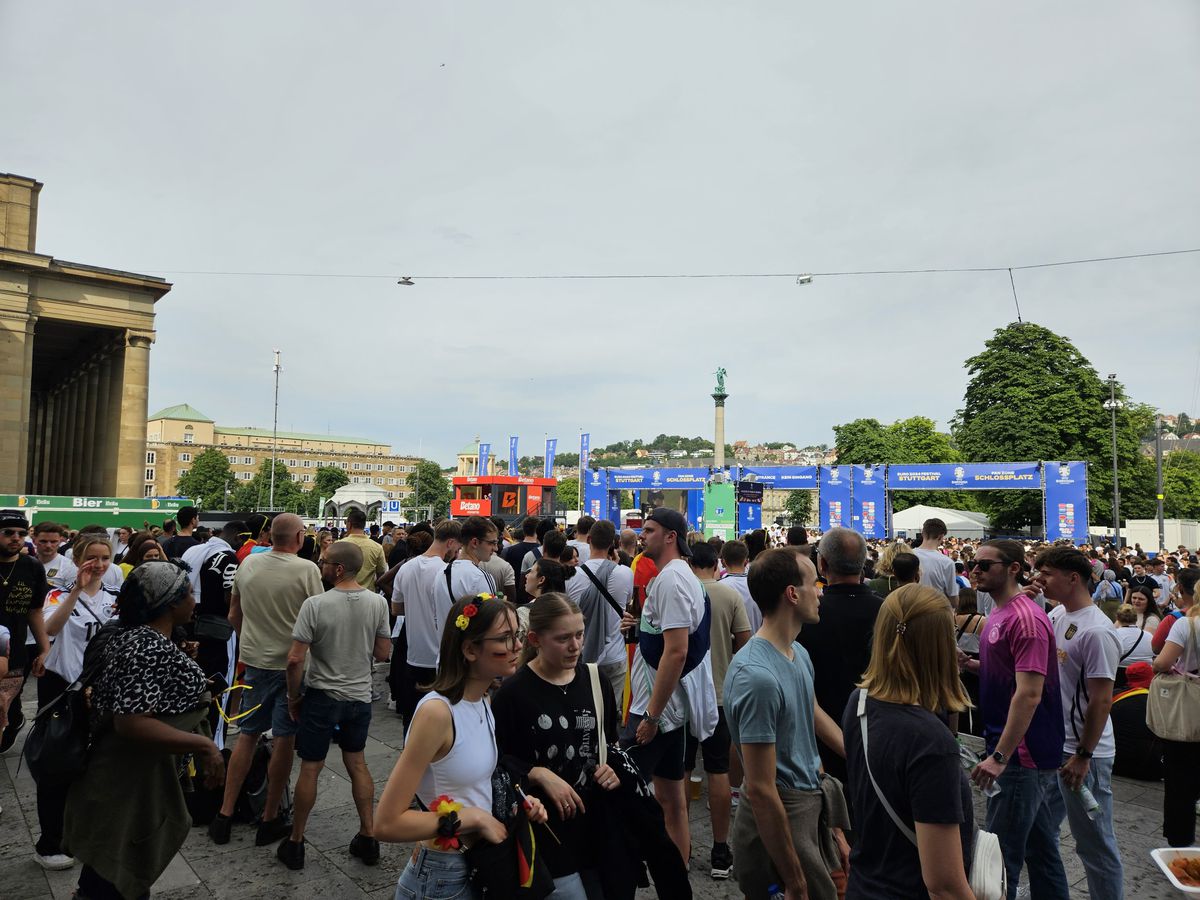 Atmosfera din fan zone-ul din Stuttgart în timpul meciului Spania - Germania, din sferturile Euro 2024