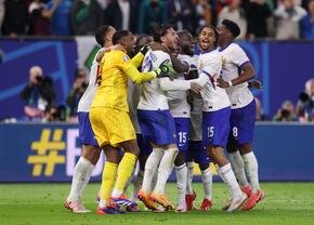 Portugalia - Franța 0-0 (3-5 d.pen.) » Fotbal cu porția, dar suficient pentru semifinale! Fără Mbappe, retras înainte de final, „Cocoșii” lui Deschamps merg în careul de ași