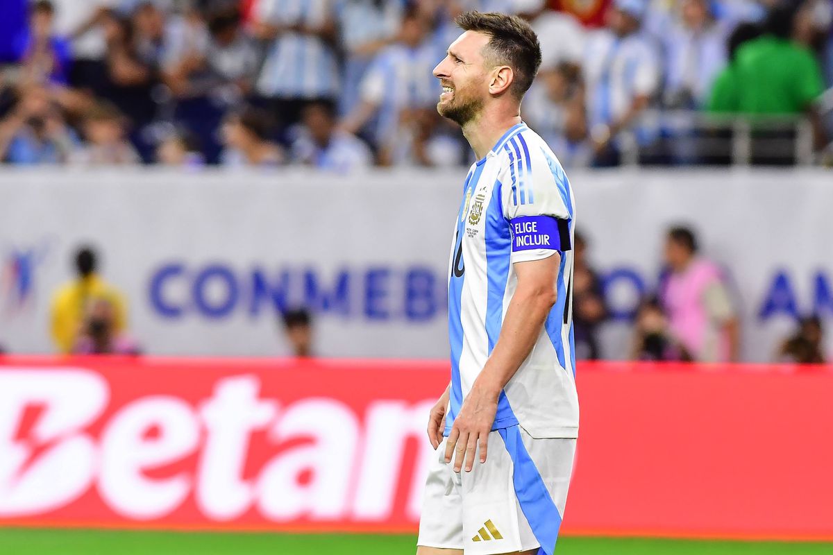 Messi a comis-o precum Ronaldo, însă „Dibu” Martinez a fost din nou salvatorul Argentinei! Final de infarct la Copa America
