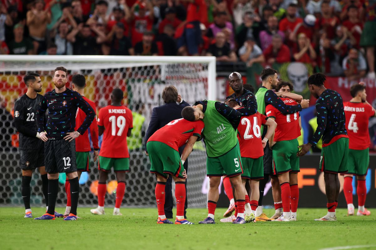 Imagini emoționante după eliminarea Portugaliei: până și Pepe știe să plângă! Cristiano Ronaldo l-a consolat după eșecul cu Franța