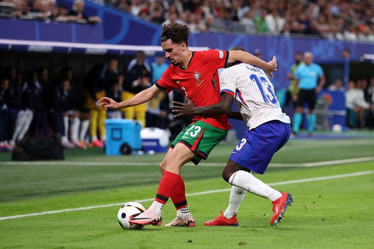 Portugalia - Franța 0-0 (3-5 d.pen.) » Fotbal cu porția, dar suficient pentru semifinale! Fără Mbappe, retras înainte de final, „Cocoșii” lui Deschamps merg în careul de ași