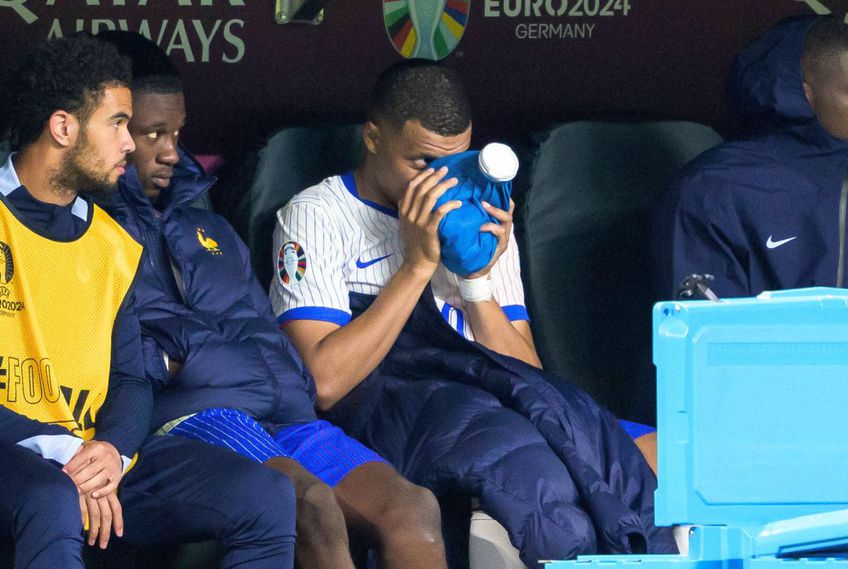 Kylian Mbappe, în suferință pe banca de rezerve / Sursă foto: Imago Images