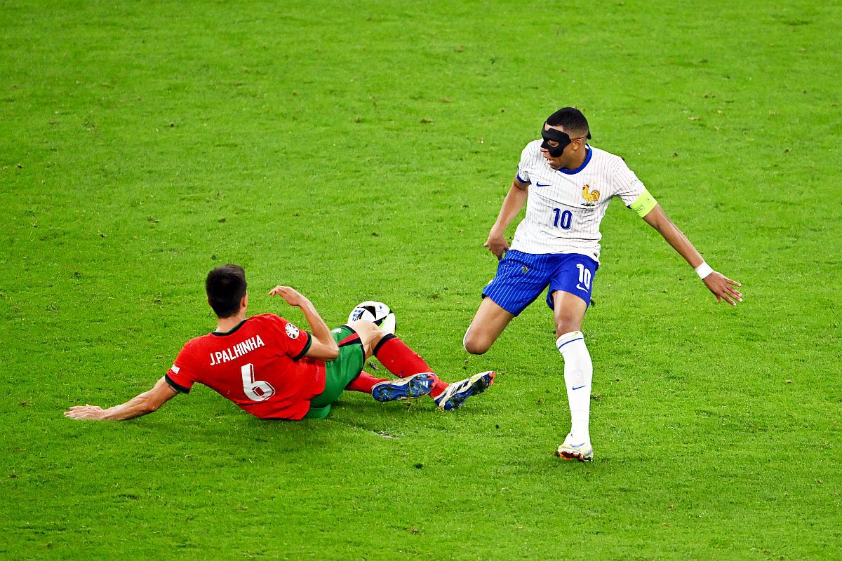 Marine Le Pen l-a tulburat! Francezii vin cu 5 motive pentru care Mbappe a jucat slab la Euro 2024: „Îl preocupă!”