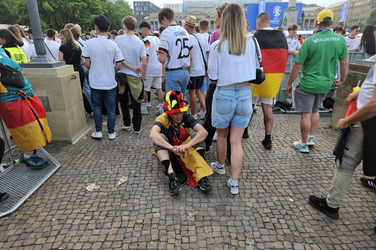 Atmosfera din fan zone-ul din Stuttgart în timpul meciului Spania - Germania, din sferturile Euro 2024