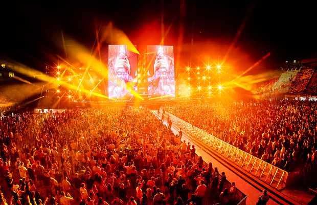 Campionul României a muncit în toneta cu mâncare, în prima zi de Neversea Kapital, pe Arena Națională