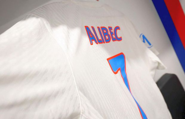 Așa arată echipamentele în care evoluează FCSB și CFR Cluj în Supercupă